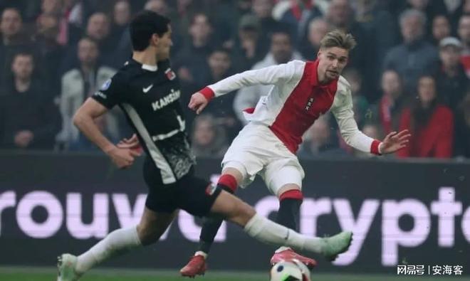 显然两人有 显然两人有