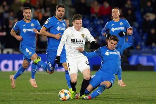 对本土及年 对本土及年